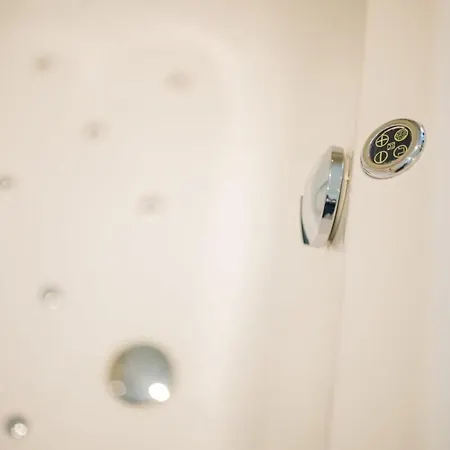 Feriehus Fabulous 4 Bedroom - Ks10 *