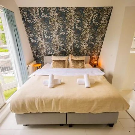 Vakantiehuis Fabulous 4 Bedroom - Ks10