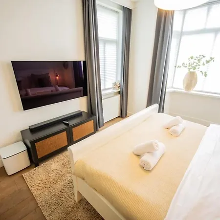 Nyaraló Fabulous 4 Bedroom - Ks10 Eindhove