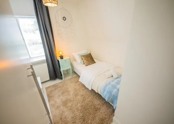 Vakantiehuis Fabulous 4 Bedroom - Ks10 *