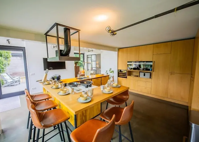 Fabulous 4 Bedroom - Ks10 Vakantiehuis *